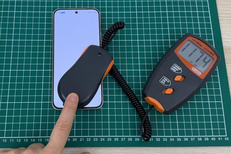 Nubia Air - Test ecran: Photo 12.11.2025, 14 41 13.jpg