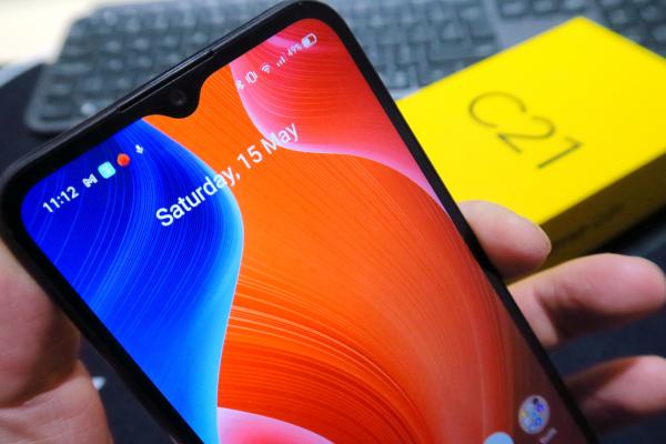 Realme C21 Unboxing: telefonul de buget cu rol de power bank este aici
