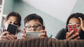 Tot ce trebuie să știi despre Google Family Link, tool-ul prin care gestionezi activitatea online a copilului tău