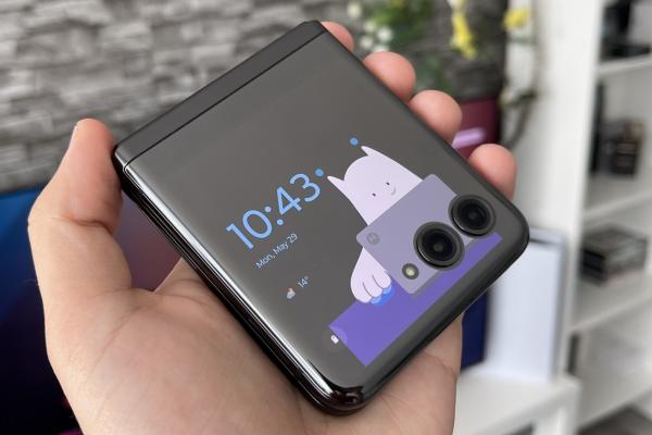 Motorola RAZR 40 Ultra: Design fără cusur între telefoane pliabile cu clapetă