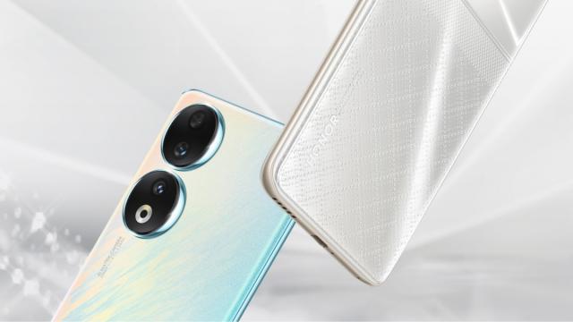 <b>Honor 90 lansat oficial: telefon cu procesor Snapdragon 7 Gen 1, cameră de 200 MP</b>Honor a lansat astăzi noile telefoane din seria Honor 90, mai precis Honor 90 şi Honor 90 Pro. În acest material ne ocupăm de versiunea de bază, iar modelul Pro va primi un material separat. Terminalul de faţă aduce o cameră de 200 MP 