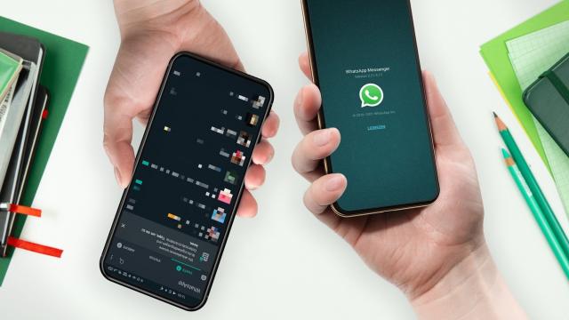 <b>WhatsApp aduce modul Companion în varianta publică a aplicației de iOS; Ne putem asocia contul cu 4 iPhone-uri diferite</b>În urmă cu o lună WhatsApp anunța oficial un mod Companion. A ajuns inițial în varianta Beta a aplicației de Android, permițând utilizatorilor să folosească același cont pe 4 telefoane diferite, pentru un total de 5 sesiuni. Ei bine, acum funcția sosește