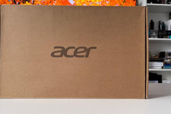 ACER TravelMate P6 14 - Unboxing