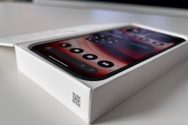 Nothing Phone (2a) - Unboxing