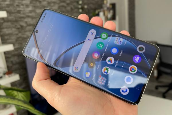 realme 12 Pro+: Performanță peste Motorola Edge 40 Neo, ba chiar și Galaxy A54