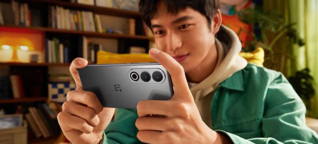 OnePlus Ace 3V este oficial! Smartphone mid-range cu design proaspăt, muchii înguste pentru ecran și CPU Snapdragon 7+ Gen3