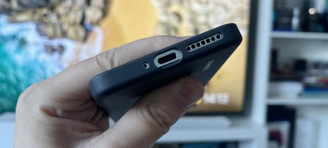 Xiaomi 14: Acustică stereo, dar speakerul de sus a fost mutat