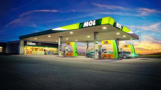 <b>Cafea gratis și reduceri la carburant? MOL a lansat aplicația MOL Move pentru Android și iOS</b>MOL România aduce pe piață aplicația MOL Move, destinată atât utilizatorilor de Android cât și celor de iOS, marcând un pas important în direcția inovării digitale. Prin această aplicație, compania promite reduceri garantate