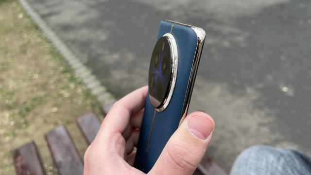 <b>realme 12 Pro+: Conectivitate cu aproape de toate, 5G, WiFi 6</b>realme 12 Pro+ vine cu o suită de conectivitate numai bună pentru segmentul din care face parte și rând pe rând bifăm suportul Wi-Fi 6 dual-band, Bluetooth 5.2 (A2DP, LE), NFC pentru plăți rapide, cât și suportul 5G