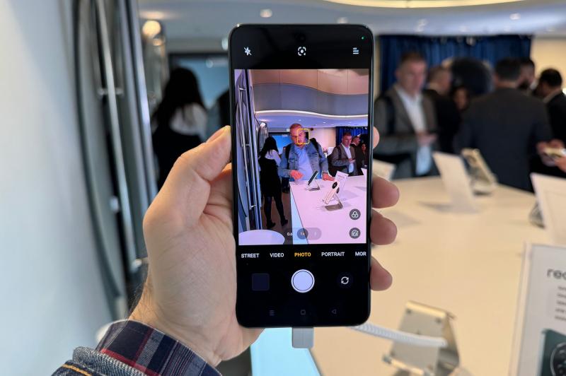 realme 12 - Fotografii hands-on: realme-12_002.jpg