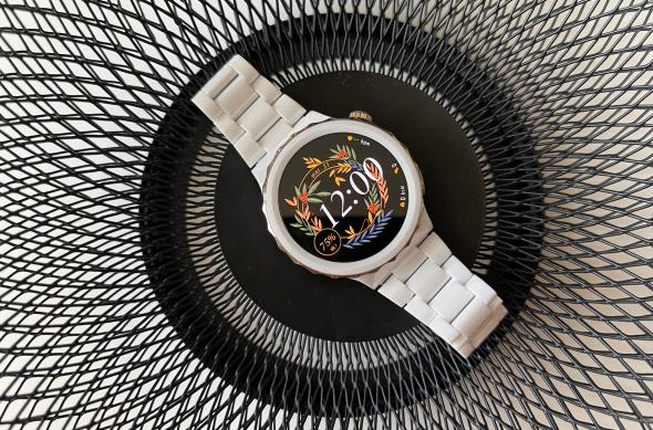 Huawei Watch GT 3 Pro 43mm - Galerie foto Mobilissimo.ro: HUAWEI-Watch-GT-3-PRO-Ceramic-Design_023.jpg