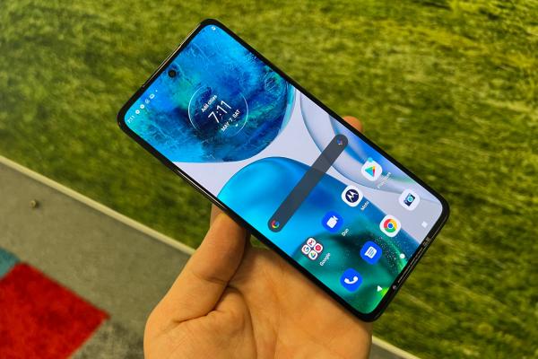 Telefoane OLED Motorola