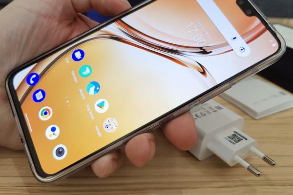 vivo V23 5G: Baterie care te învaţă să nu mai subestimezi capacităţile mici