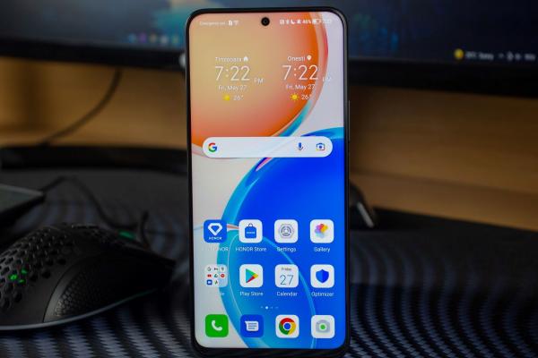 Honor X8 - Display cu muchii înguste și rată de refresh ridicată
