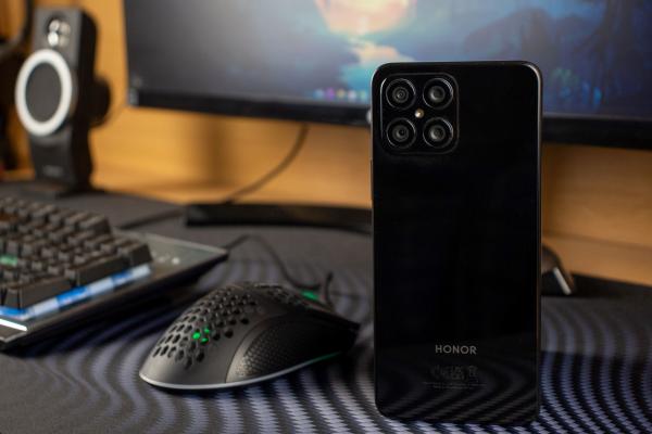 Honor X8 - Hardware potent pentru utilizarea de zi cu zi, dar nu e pentru gaming