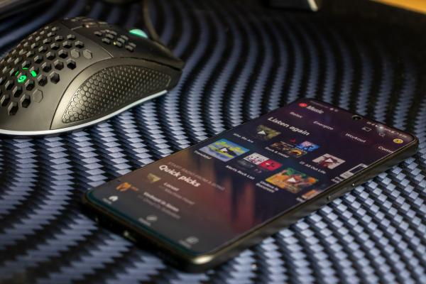 Honor X8 - Un singur difuzor puternic, dar insuficient