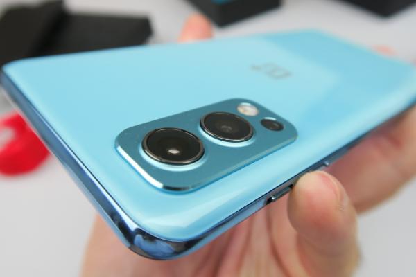 OnePlus Nord 2 primește în sfârșit actualizare stabilă la Android 12; Vine și OxygenOS 12