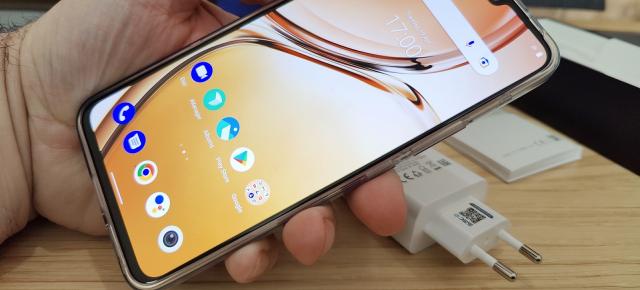 vivo V23 5G: Baterie care te învaţă să nu mai subestimezi capacităţile mici