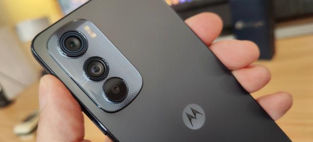 Motorola Edge 30 review detaliat în limba română (Evaluare Mobilissimo)