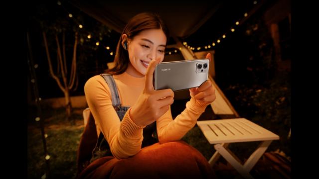 <b>Redmi Note 11T Pro a fost anunţat alături de Pro+: telefoane cu ecrane de 144 Hz, încărcare până la 120W</b>Xiaomi a ţinut azi un super eveniment în China, în cadrul căruia a dezvăluit seria de telefoane Redmi Note 11T. Include deocamdată doar 2 modele: Note 11T Pro, Note 11T Pro+ şi Note 11 SE. Lui SE i-am dat dedicat un material separat