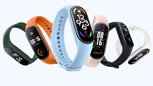 <b>Xiaomi Band 7 a sosit: brăţară de fitness cu ecran AMOLED de 1.62 inch, 120 moduri sport</b>A venit şi ziua marelui eveniment Redmi astăzi, iar Xiaomi ne propune pe lângă seria de telefoane Redmi Note 11T şi o brăţară de fitness nouă: Xiaomi Band 7. Noul purtabil vine după 3 mega hituri: Mi Band 4, 5 şi 6, acum cu un ecran mai mare