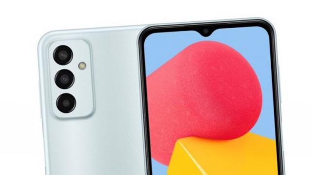 <b>Samsung Galaxy M13 apare în imagini oficiale, care îi confirmă designul</b>Samsung Galaxy M13 este pus azi pe hartă de către zvonacul Evan Blass, care ne dezvăluie o privire detaliată asupra design-ului acestui telefon. Vedem aici un breton picătură "ca pe vremuri" şi o cameră triplă în spate. Ce altceva mai ştim 