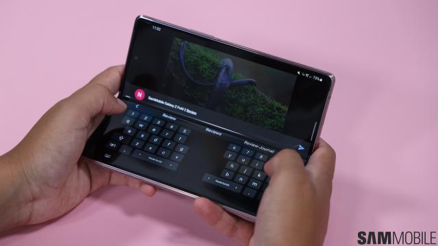 <b>Gboard primește funcția split screen pentru pliabile și tablete, cu o tastatură qwerty împărțită în două</b>Acum ceva timp am aflat faptul că Google pregătește un update important pentru tastatura virtuală Gboard, o funcționalitate de care urmau să se bucure posesorii de pliabile și tablete. Momentul mult așteptat este aici și vorbim despre 