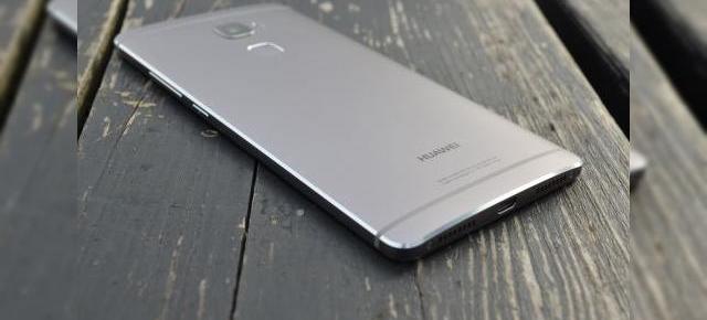 Huawei D8 s-ar putea lansa în 2016 cu procesor Kirin 960 și display Quad HD de 5.5 inch la bord
