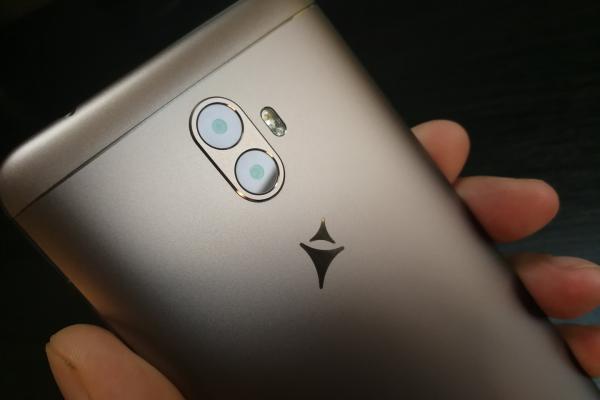 Allview X4 Soul Xtreme - Fotografii Hands-On
