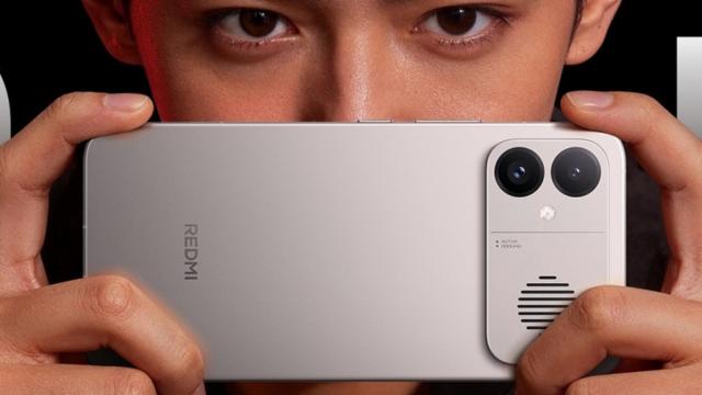 <b>Xiaomi REDMI K90 Max impresionează cu răcire activă și performanță susținută</b>Industria smartphone-urilor continuă să împingă limitele performanței, iar Xiaomi REDMI K90 Max este un exemplu clar al acestei direcții. Noul model atrage atenția printr-un sistem de răcire activă cu aer, gândit special pentru utilizatorii care folosesc 