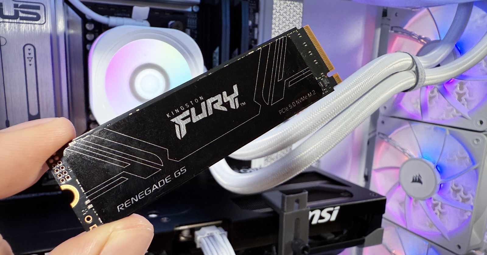 Prezentare Kingston FURY Renegade G5: SSD-ul viitorului e pregătit de gaming, editare video și transfer de fișiere cu o viteză de peste 14.000 MB/s