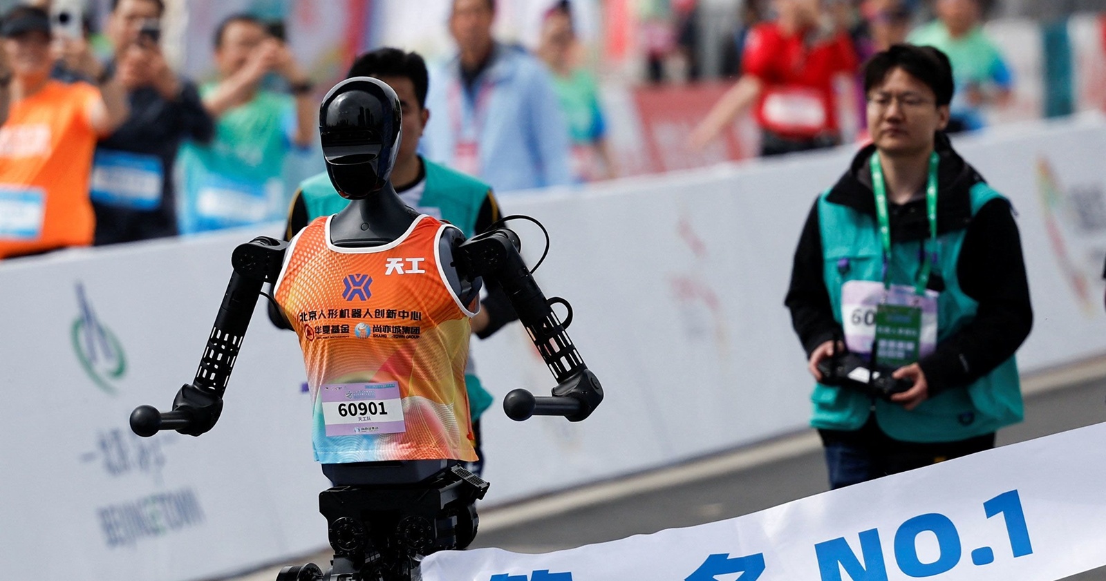„Jocurile Olimpice” cu roboți se țin în Beijing, începând cu 15 august; Competiția aduce sport „tradițional”, sarcini industriale și servicii