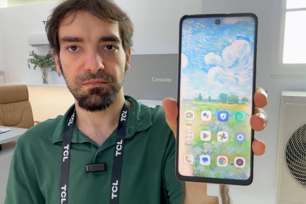TCL 50 Pro NXTPAPER 5G la IFA 2024: Smartphone cu ecran care imită hârtia pentru o experiență unică de lectură, cu autonomie de până la 7 zile