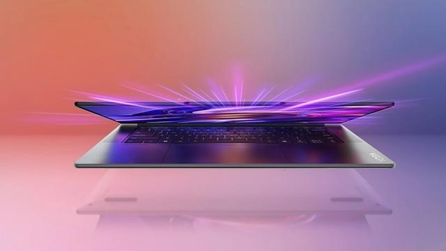 <b>IFA 2024: Lenovo prezintă Yoga Slim 7i Aura Edition - Laptop cu procesor Intel Core Ultra de nouă generație, cu funcții AI și securitate avansată</b>În cadrul IFA 2024 se află și Lenovo, companie ce a adus o mulțime de laptopuri interesante în cadrul târgului tehnologic de la Berlin. Pe listă se află Lenovo Yoga Slim 7i Aura Edition, model dezvoltat în colaborare cu Intel, care îmbină un design atract