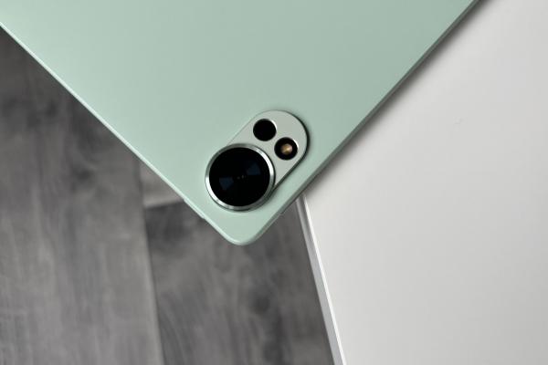 Huawei MatePad 12 X PaperMatte (2025): Camera bună la nevoie, mai repede accent pe apeluri video