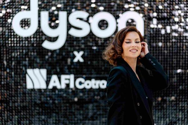 Dyson a deschis primul magazin fizic în România; spațiu dedicat testării aspiratoarelor, ondulatoarelor și căștilor audio