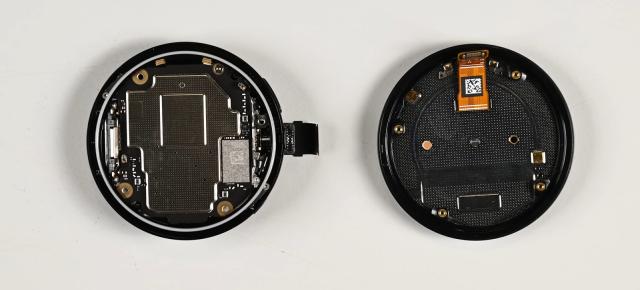 Pixel Watch 4 surprinde prin designul intern; Ceasul se repară mai ușor decât orice alt model de pe piață conform iFixit
