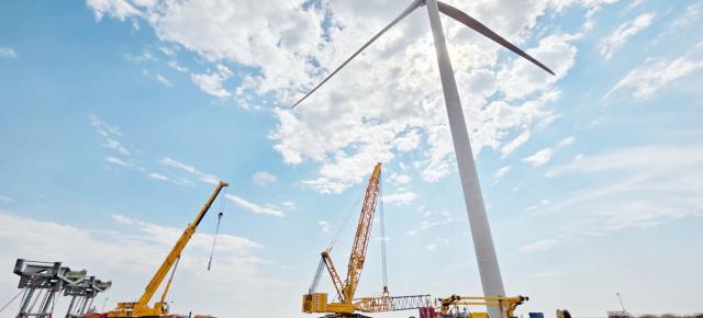 Apple construiește un parc eolian de 99 MW în Galați; energia va compensa consumul produselor sale