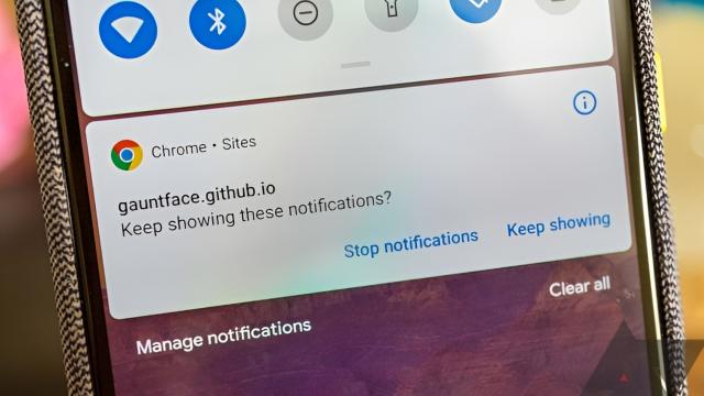 <b>Google Chrome scapă de notificările enervante; Site-urile inactive nu-ți vor mai trimite spam</b>Google a început să implementeze o funcție nouă în Chrome, care taie din notificările enervante ce vin de pe site-uri pe care nici nu-ți mai amintești că le-ai vizitat. Mai exact, dacă n-ai mai interacționat recent cu un site și acesta continuă să trimită