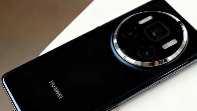 <b>Huawei Mate 80 Pro+ va avea ecran mult mai luminos, procesor Kirin 9030 mai eficient la capitolul consum </b>Zvonacul Digital Chat Station este din nou la treabă și ne aduce astăzi detalii despre Huawei Mate 80 Pro+, smartphone care a mai bifat apariții în online, cât și certificări în China. Acum descoperim câteva dintre upgrade-urile 