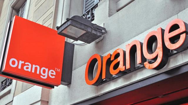 <b>Orange taxează reîncărcarea prin aplicație; O cartelă de 5 euro ajunge să coste aproape 7.5 euro</b>Orange a introdus un așa-zis „Tarif de procesare plăți” în valoare de 3 lei pentru utilizatorii care aleg să-și reîncarce cartela prepay prin aplicația My Orange. Informația vine de la un cititor ce a postat screenshot-ul pe grupul nostru de Facebook