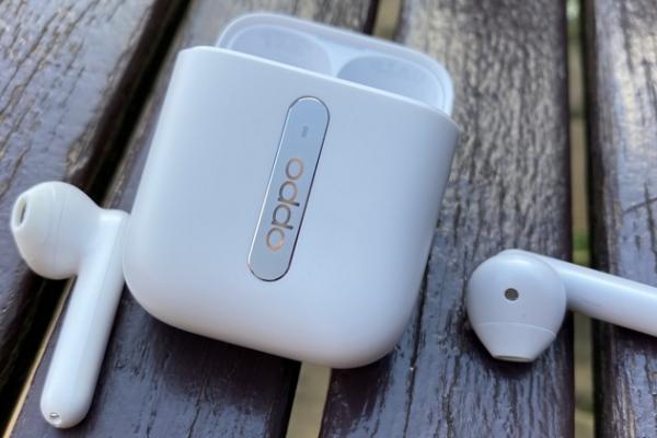 Oppo Enco Free Review: căşti TWS ergonomice, cu o redare excelentă a vocii, autonomie generoasă (Video)