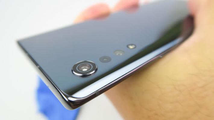 LG Velvet: Benchmark-uri sub rivalii Oppo şi Motorola