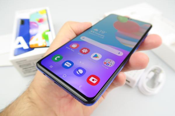 Samsung Galaxy A41: Design compact în sfârşit, spatele atrage priviri