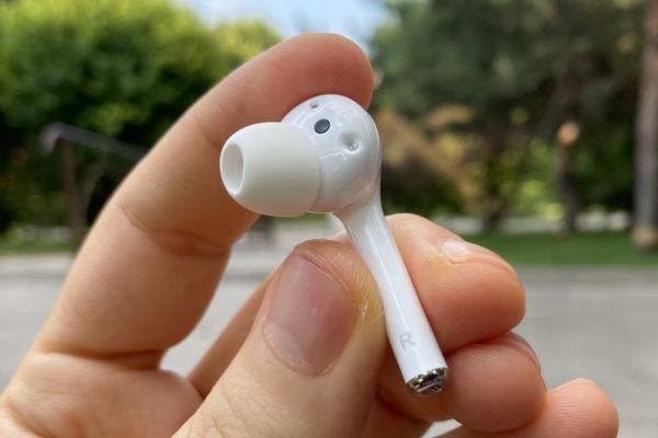 Huawei FreeBuds 3i Review + Huawei AiLife: căştile cu cea mai bună anulare de zgomot sub 500 lei + o aplicaţie utilă pentru căştile Huawei