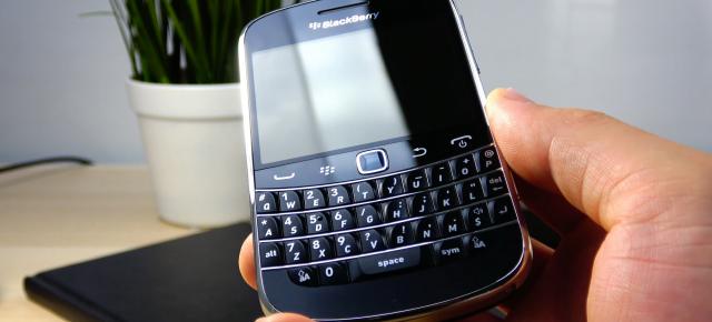 [RETRO REVIEW] BlackBerry Bold Touch 9900: începutul cântecului de lebădă pentru canadieni, primul BlackBerry cu touchscreen (Video)