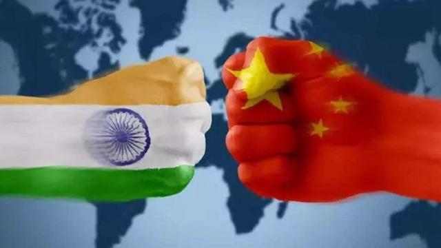 <b>India blochează produse din China la vamă, iar Oppo şi Vivo opresc investiţiile în această ţară</b>În ultimele săptămâni tensiunea dintre China şi India a escaladat şi a existat inclusiv o confruntare între forţele de la graniţă, cu 20 de indieni ucişi. India a dat replică interzicând TikTok şi alte zeci de 
