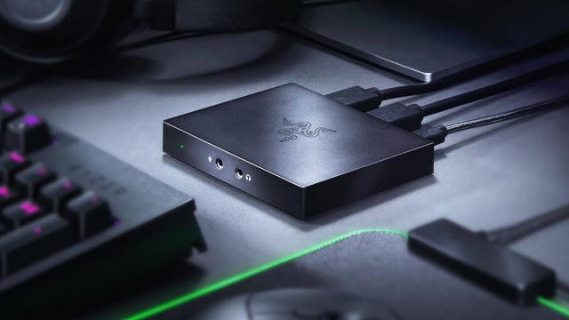 <b>Razer Ripsaw HD, o placă de captură la preţ excelent numai bună pentru streaming-ul de pe consolă</b>Probabil ştiţi deja că unul dintre hobby-urile mele este gaming-ul pe consola PlayStation 4 şi uneori mai fac şi gameplay-uri pe canalul meu personal de YouTube, Firstplay.ro. Am folosit ani buni o placă 
