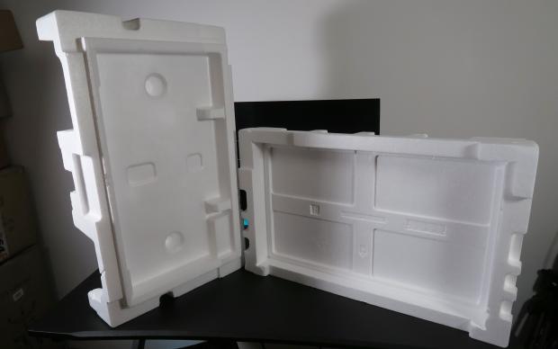 Philips Momentum 278M1 - Unboxing: 2.jpg