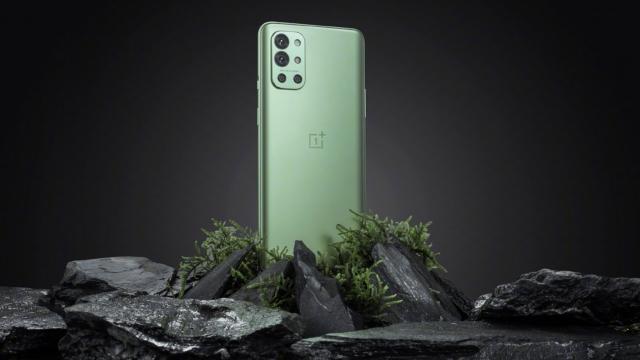 <b>OnePlus 9 RT primește o dată de lansare; Telefonul ar putea debuta pe 15 octombrie</b>Aflăm în urmă cu o lună faptul că OnePlus pregătește un nou smartphone. Este vorba despre OnePlus 9 RT, după cum îi spune chiar numele, un model intermediar între OnePlus 9R și OnePlus 9. Tot luna trecută aflam că acesta ar trebui să fie anunțat în luna